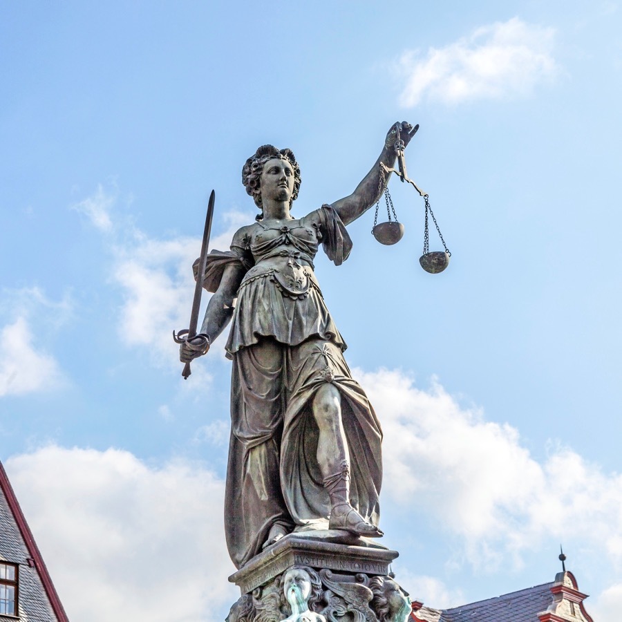 A statue of a woman