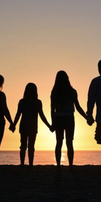 How Do Testamentary and Living Trusts Differ?